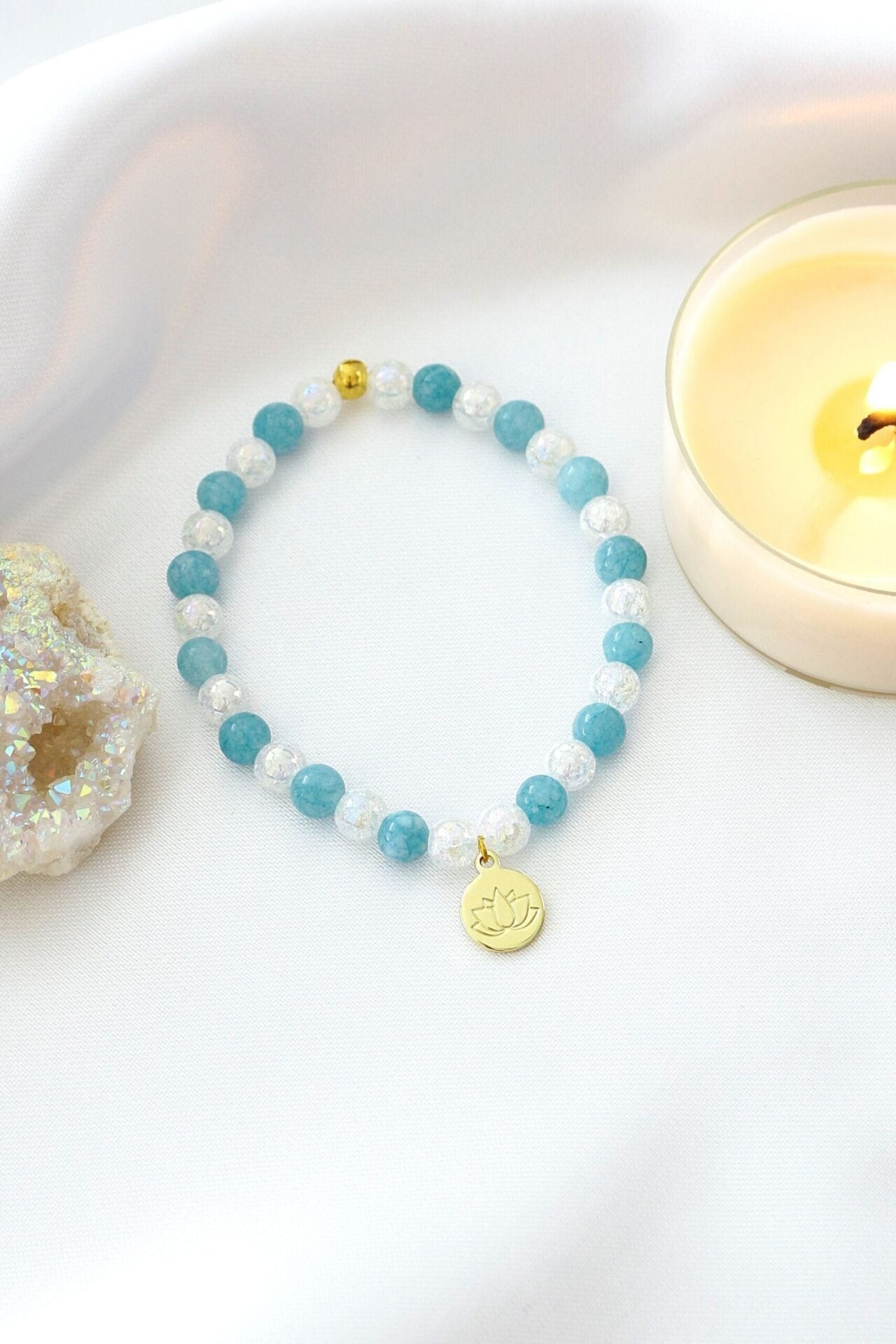 Aquamarin Elastik-Armband mit 24K Lotusblume