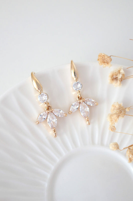 „Bloom“ 24 Karat Cubic Zirconia Flower Petals Ohrringe